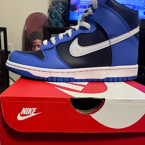 Nike Dunk High DB2179-400 - Picture 1 of 4